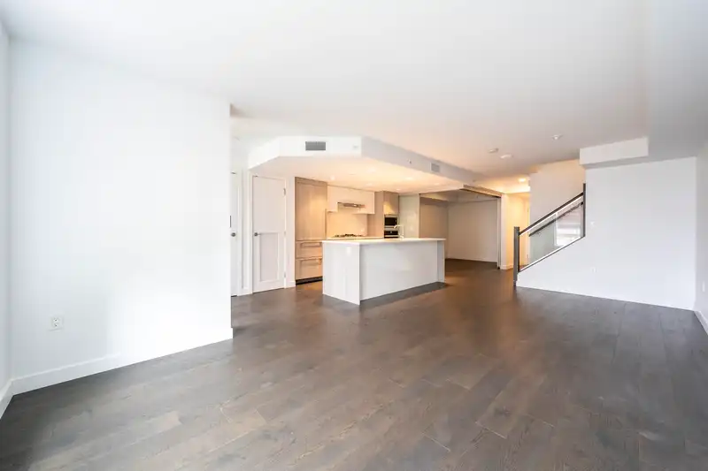 TH13 3200 CORVETTE WAY - photo 4 of 18