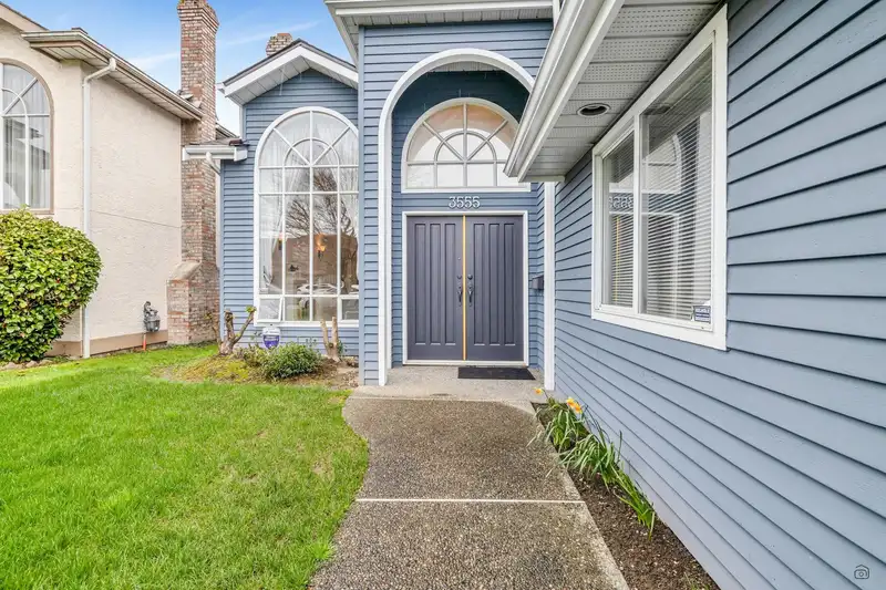 3555 CUNNINGHAM DRIVE - photo 2 of 40
