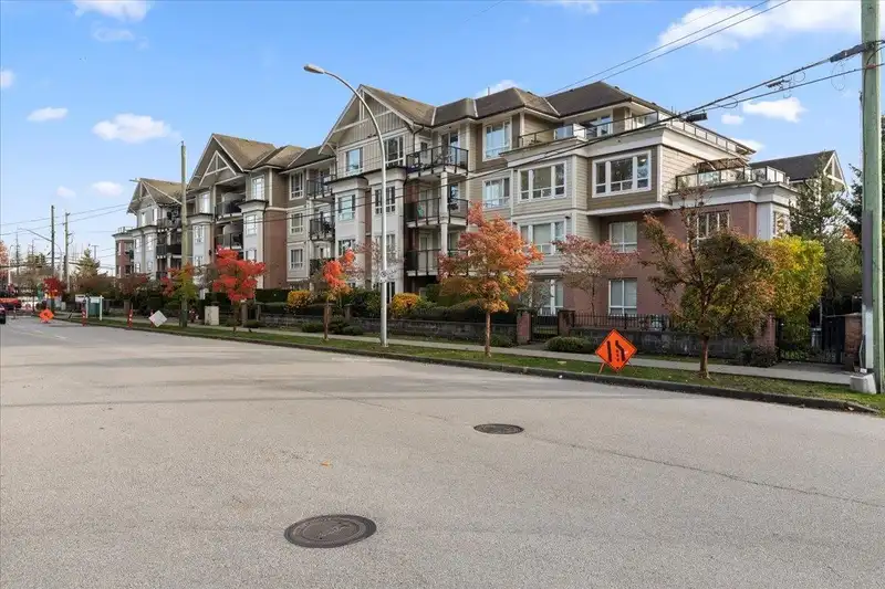 304 14960 102A AVENUE - photo 3 of 34
