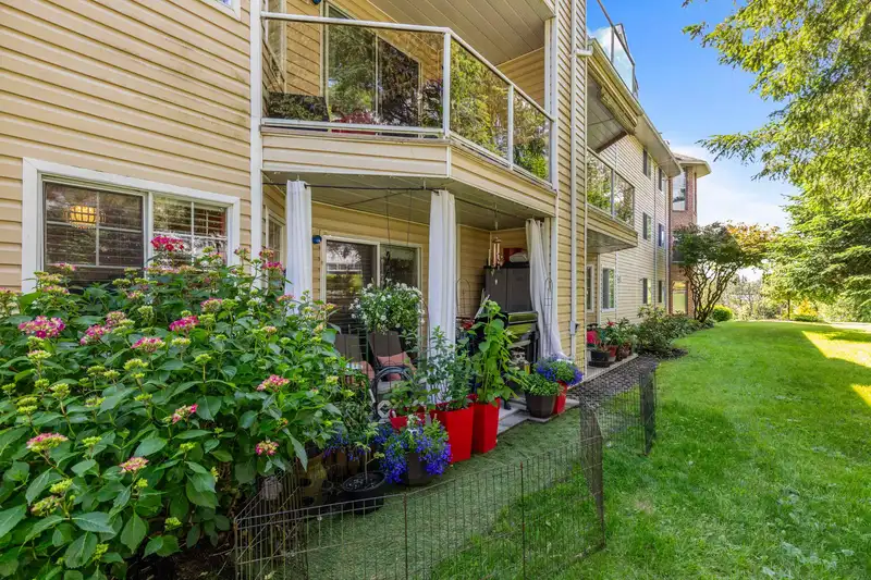 113 22611 116 AVENUE - photo 1 of 31