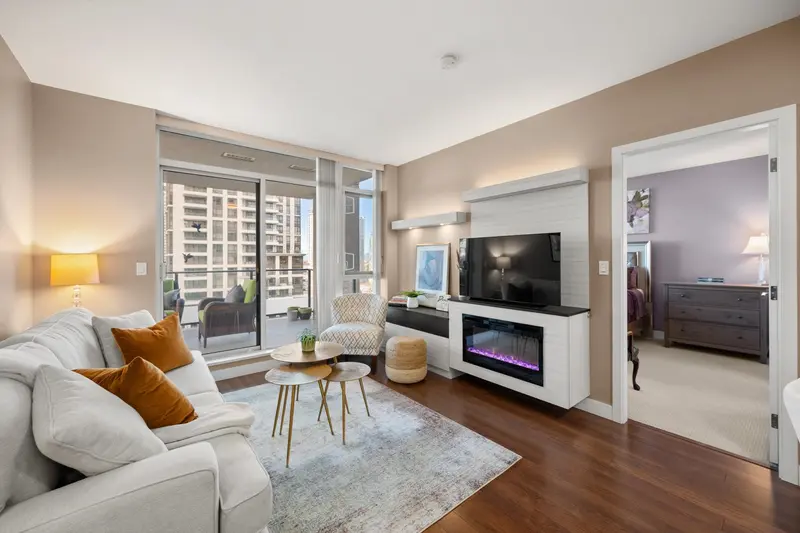 2006 2077 ROSSER AVENUE - photo 1 of 25