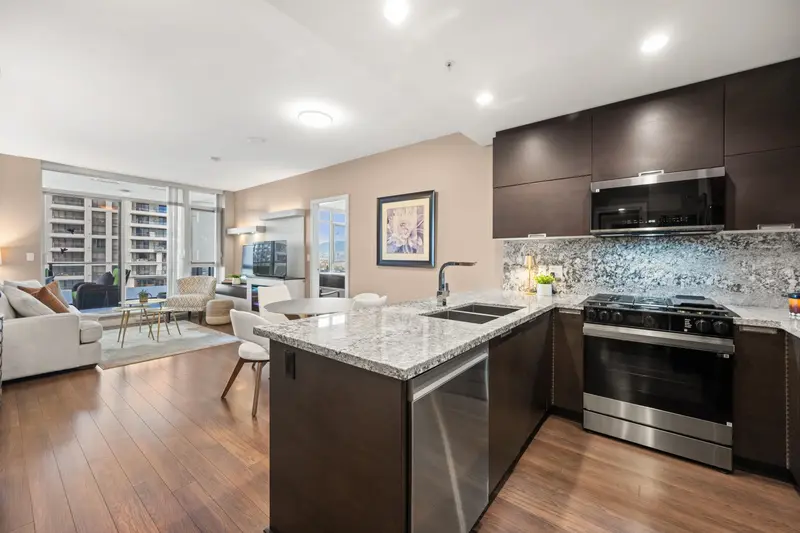 2006 2077 ROSSER AVENUE - photo 3 of 25