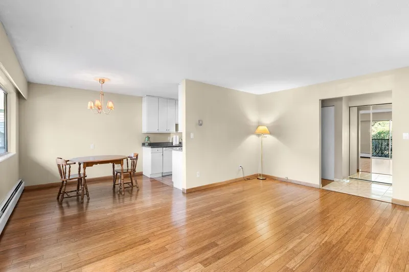 54 912 PREMIER STREET - photo 4 of 25