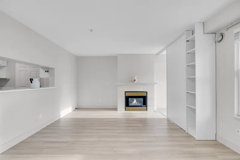 205 2965 HORLEY STREET - photo 4 of 21