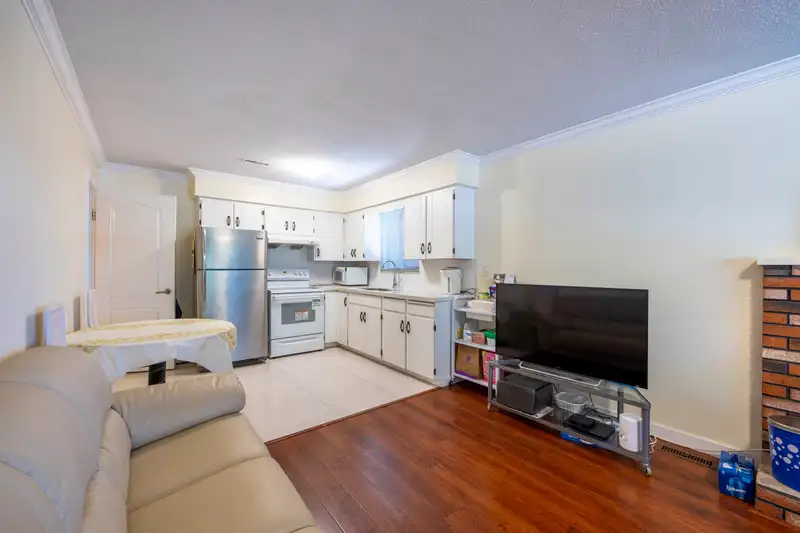 1025 E 53RD AVENUE - photo 4 of 40
