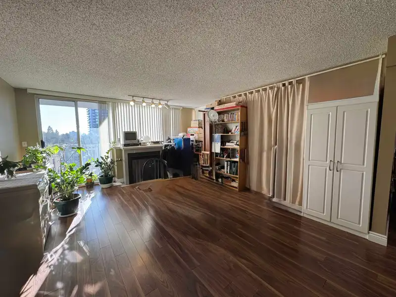 302 545 AUSTIN AVENUE - photo 3 of 18