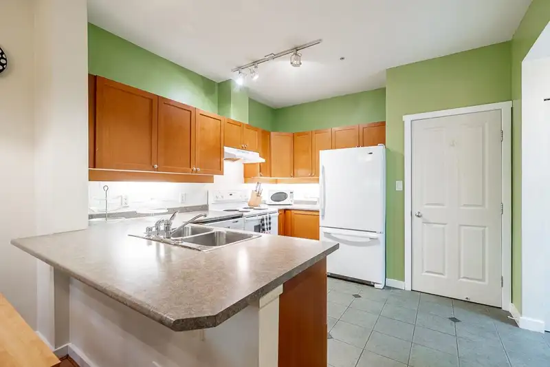 135 18 JACK MAHONY PLACE - photo 3 of 29