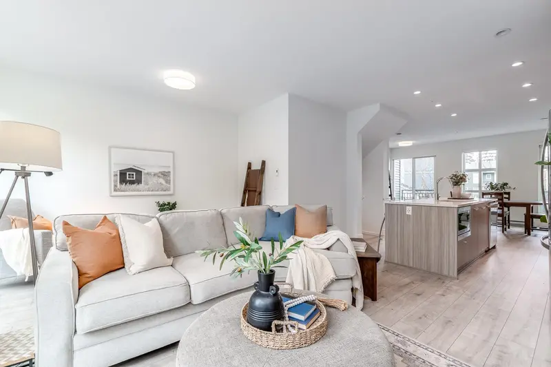 58 24076 112 AVENUE - photo 2 of 25