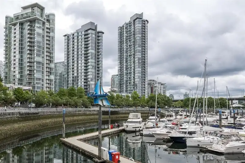 2006 1067 MARINASIDE CRESCENT - photo 1 of 31