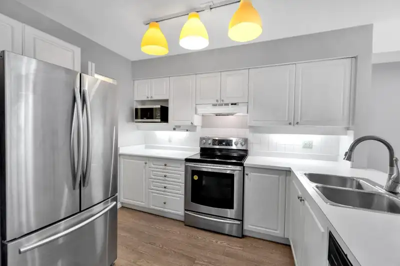 304A 7025 STRIDE AVENUE - photo 3 of 34