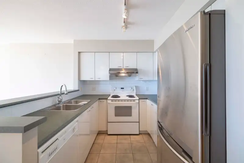2102 6088 WILLINGDON AVENUE - photo 3 of 16
