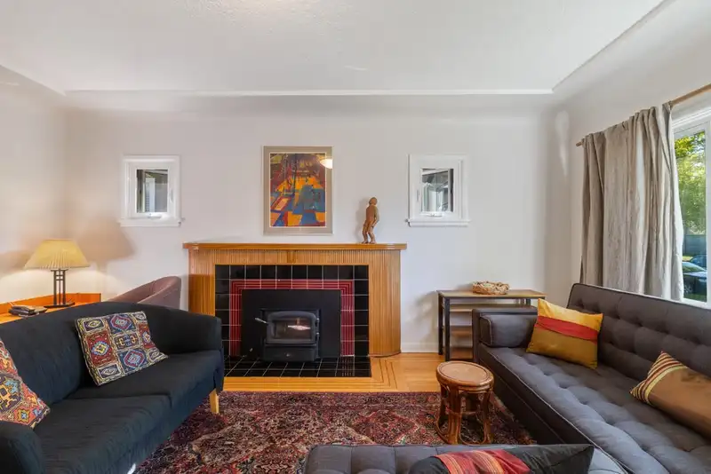 2743 KITCHENER STREET - photo 4 of 32