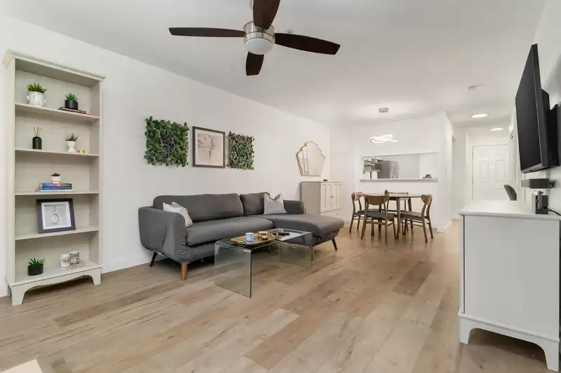 206 3085 PRIMROSE LANE - photo 4 of 28