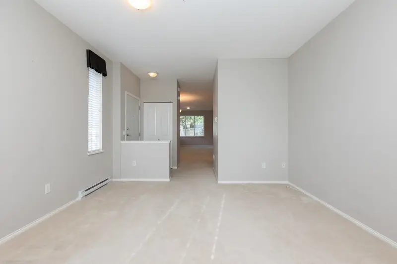 37 15868 85 AVENUE - photo 4 of 25