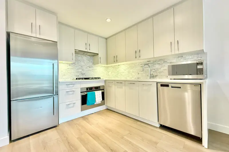 702 518 WHITING WAY - photo 4 of 12