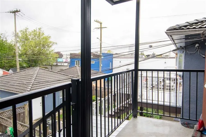 728 E 49TH AVENUE - photo 3 of 21