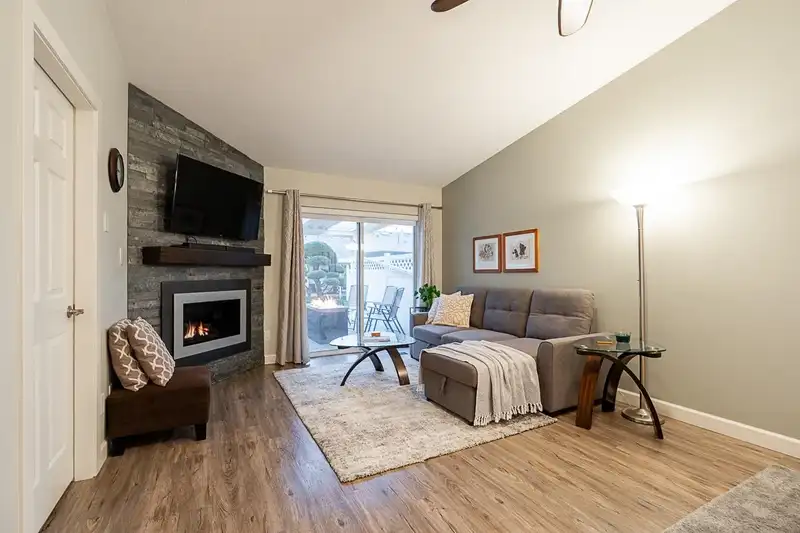 9 23580 DEWDNEY TRUNK ROAD - photo 3 of 40