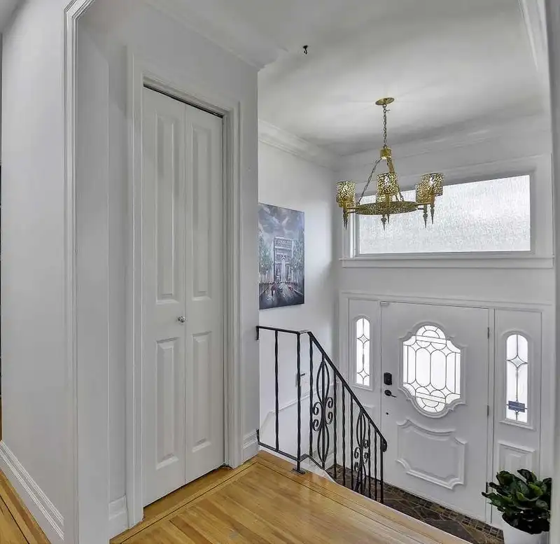 10121 127B STREET - photo 2 of 32
