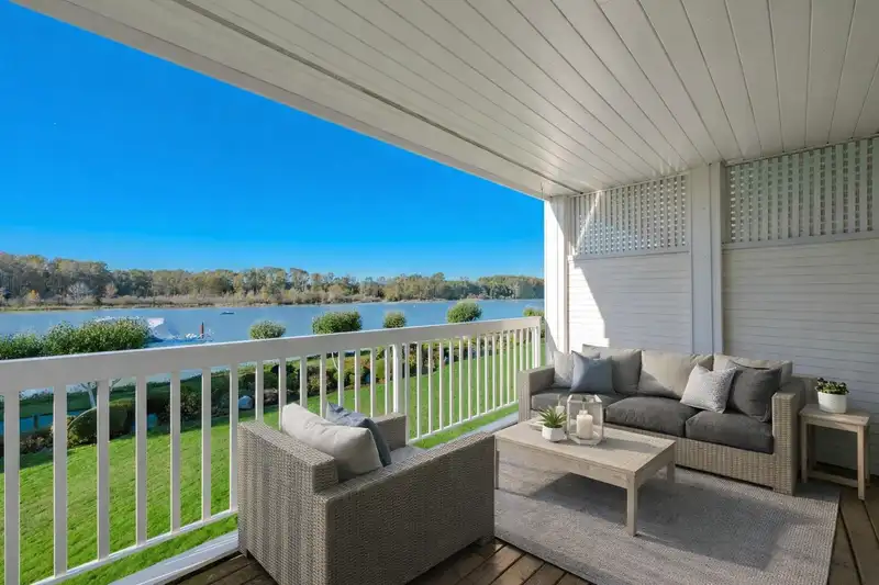 213 6263 RIVER ROAD - photo 1 of 38