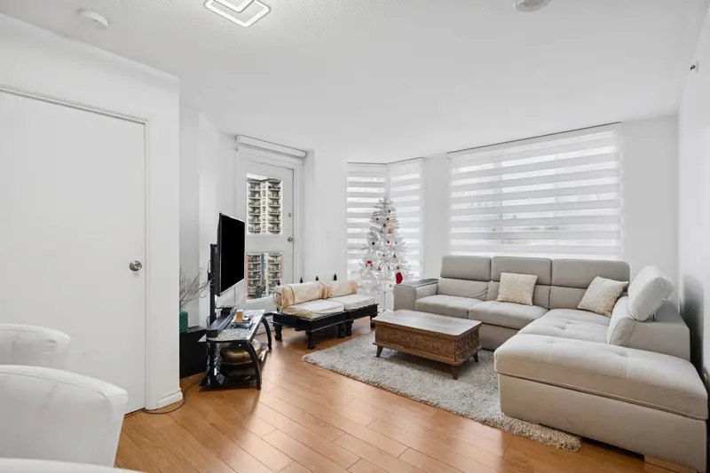 1402 828 AGNES STREET - photo 1 of 25