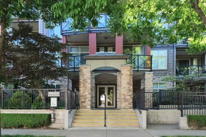 310 2336 WHYTE AVENUE - photo 1 of 28
