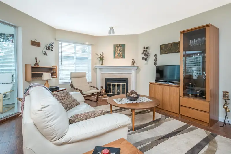 203 1378 FIR STREET - photo 1 of 25