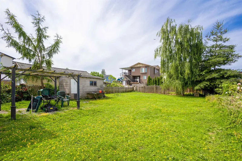 316 PEMBINA STREET - photo 1 of 5