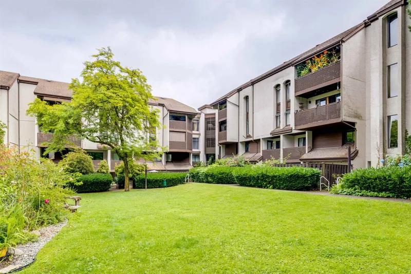 404 340 GINGER DRIVE - photo 1 of 25