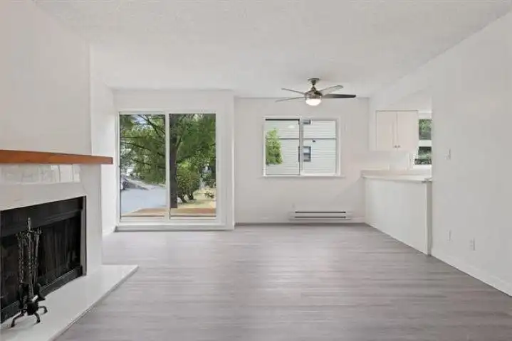 204 7120 133 STREET - photo 3 of 19