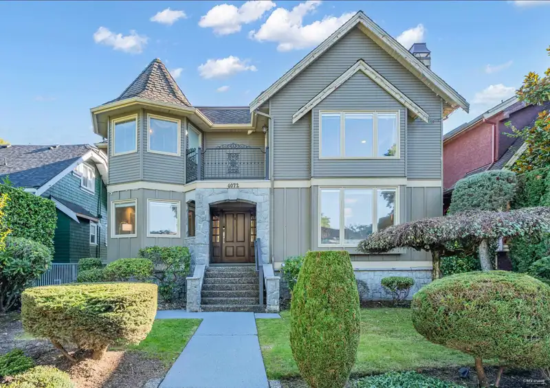 4072 W 11TH AVENUE - photo 2 of 40