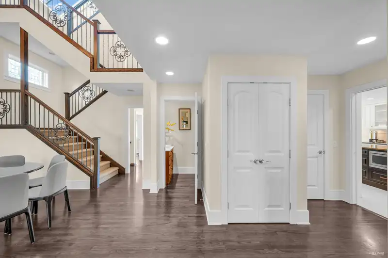 4072 W 11TH AVENUE - photo 4 of 40