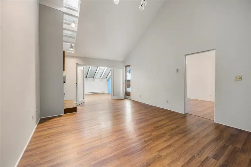 15 4211 SUNSHINE PLACE - photo 3 of 27