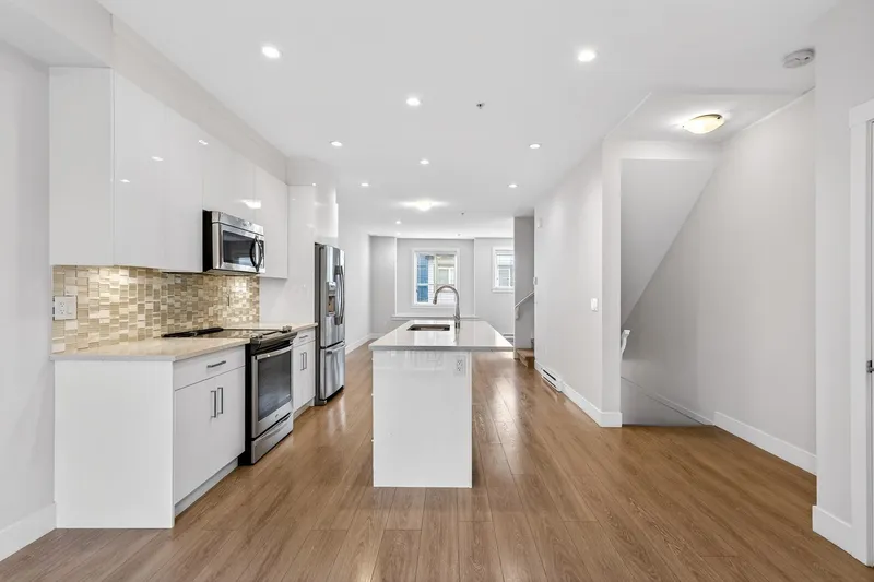 55 20860 76 AVENUE - photo 4 of 25