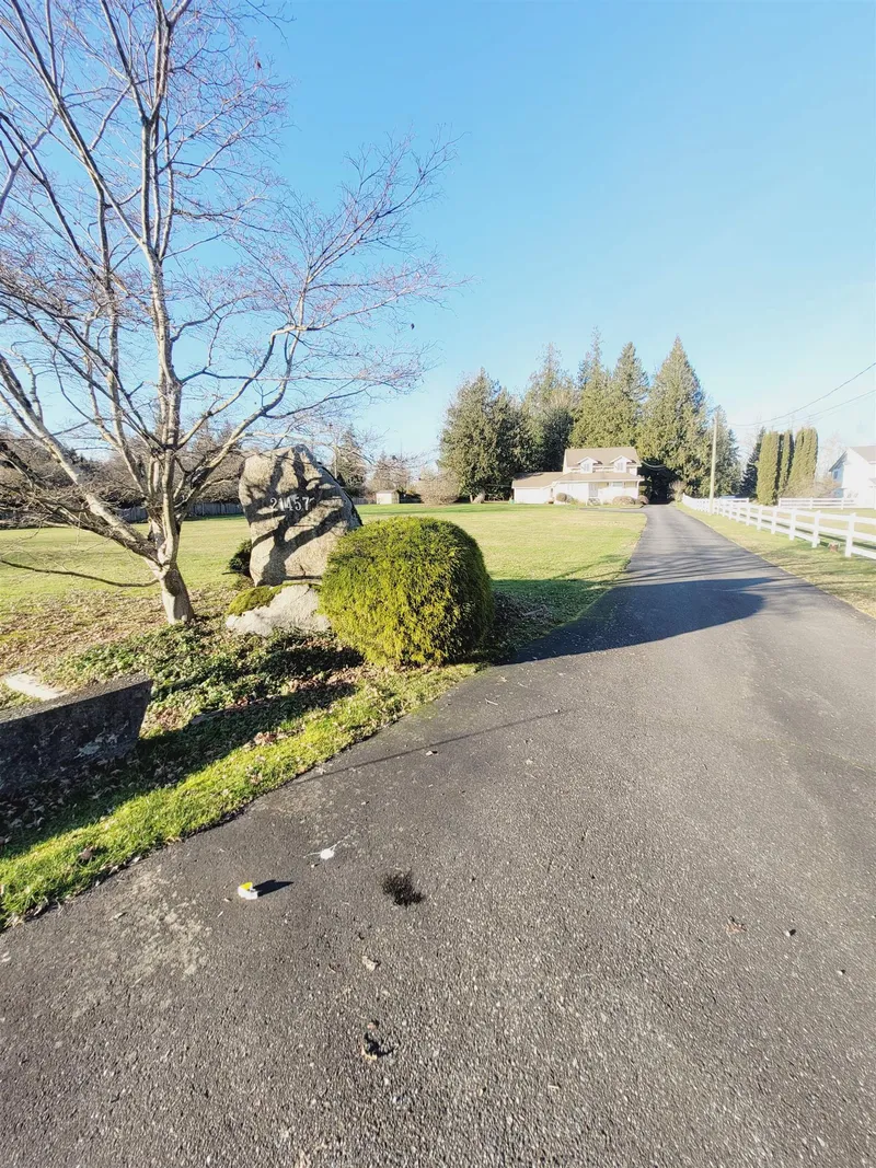 21457 78 AVENUE - photo 3 of 7