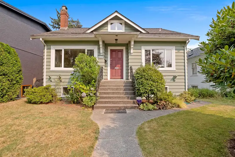 3247 W 30TH AVENUE - photo 1 of 24