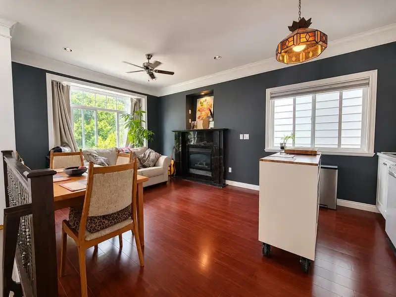 760 E 49TH AVENUE - photo 3 of 20