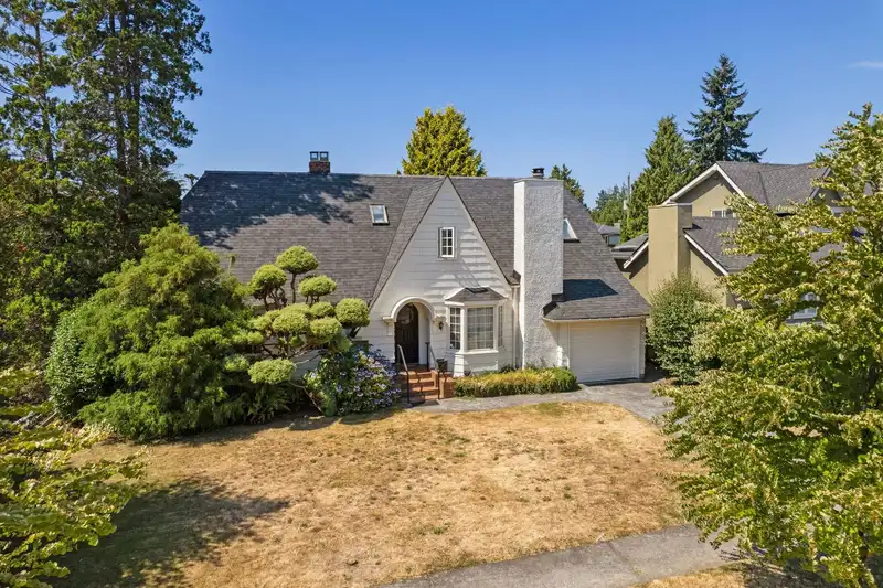 6925 CYPRESS STREET - photo 2 of 40