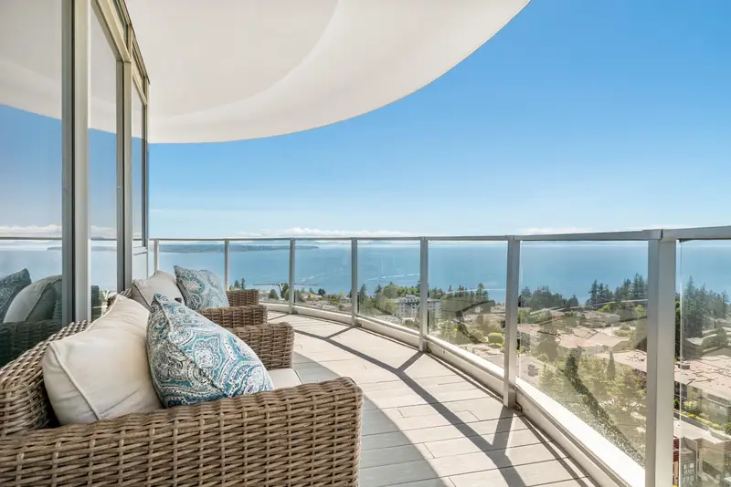 1701 1500 MARTIN STREET - photo 2 of 25