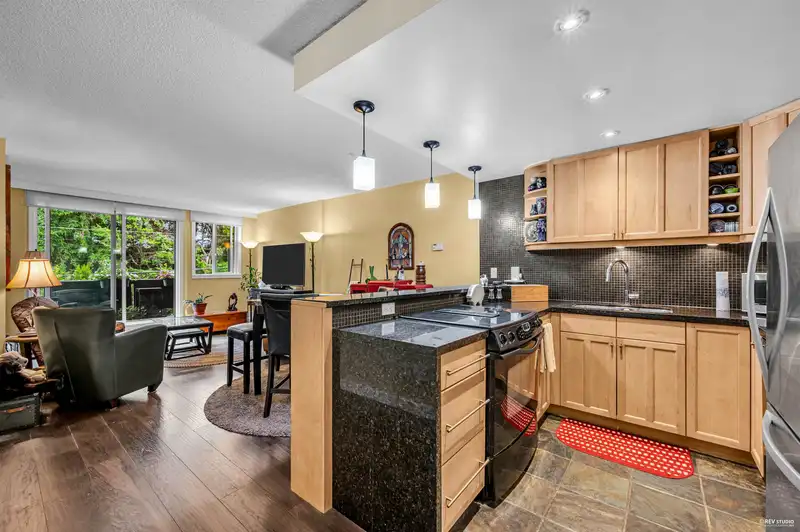 203 1867 W 3RD AVENUE - photo 3 of 26