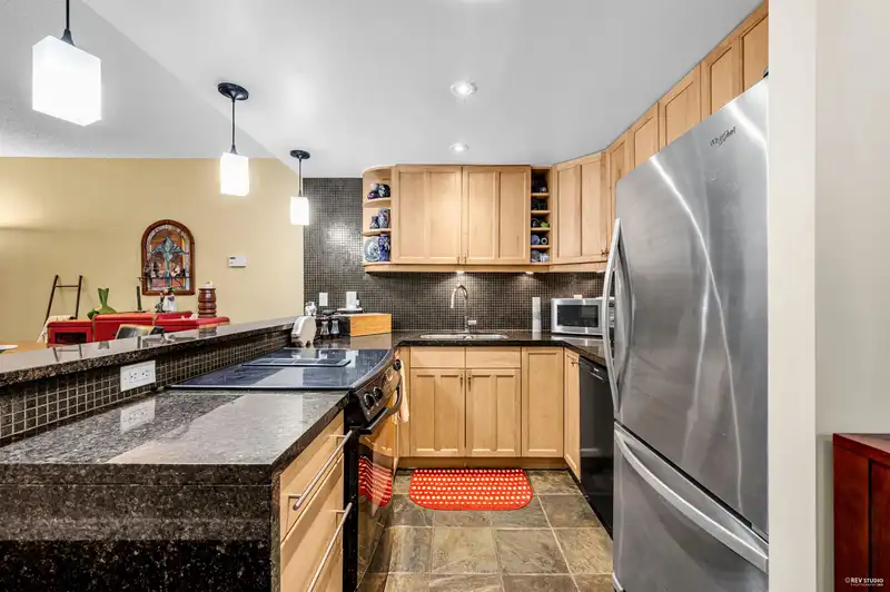 203 1867 W 3RD AVENUE - photo 4 of 26
