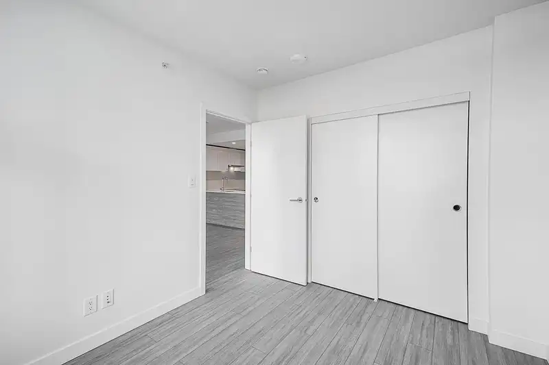 405 13655 FRASER HIGHWAY - photo 4 of 21