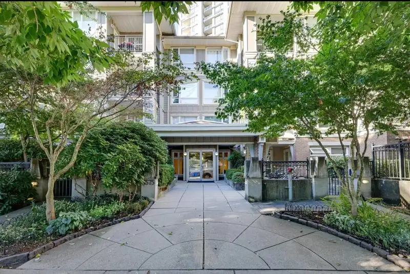 212 3575 EUCLID AVENUE - photo 1 of 23