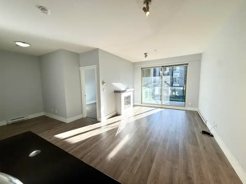 215 7478 BYRNEPARK WALK - photo 2 of 20
