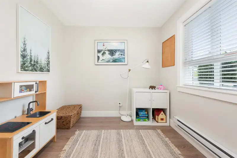 2 4949 47A AVENUE - photo 4 of 38