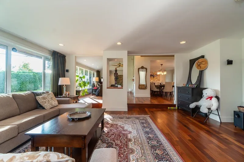 81 MORVEN DRIVE - photo 3 of 25