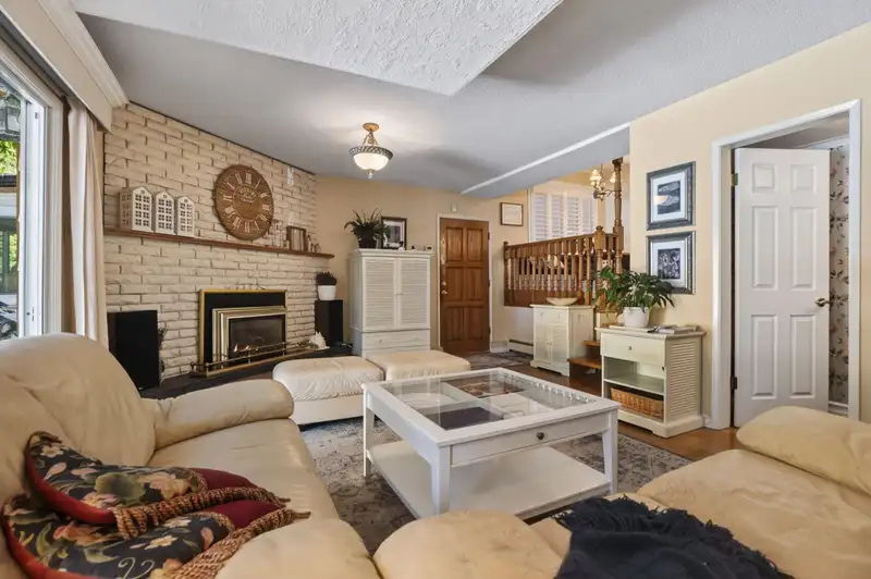 10877 64A AVENUE - photo 3 of 40
