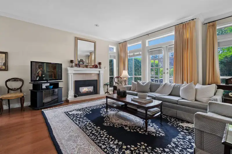 670 W 26TH AVENUE - photo 3 of 22