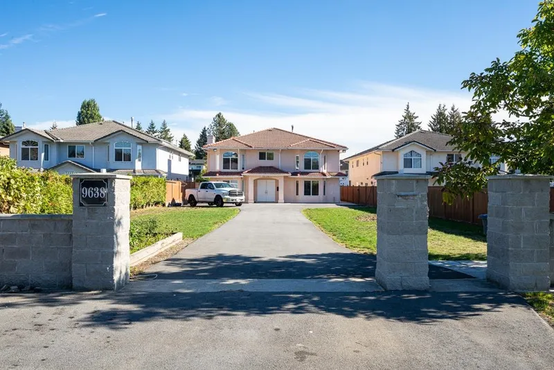 9638 131 STREET - photo 2 of 25