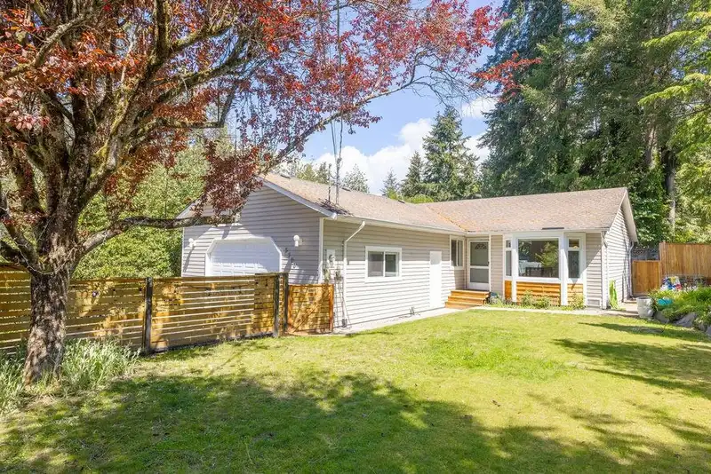 5700 TRIDENT AVENUE - photo 4 of 36