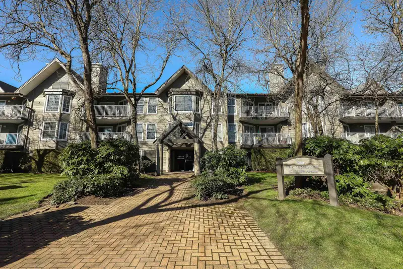 210 15110 108 AVENUE - photo 2 of 25